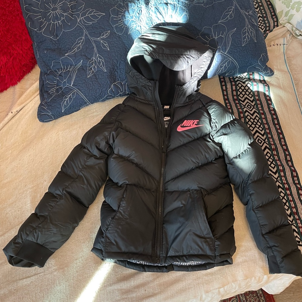 Medium Girl’s Nike Puffer Jacket